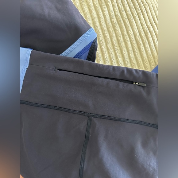lululemon athletica Blue and Black Leggings - Picture 12 of 17
